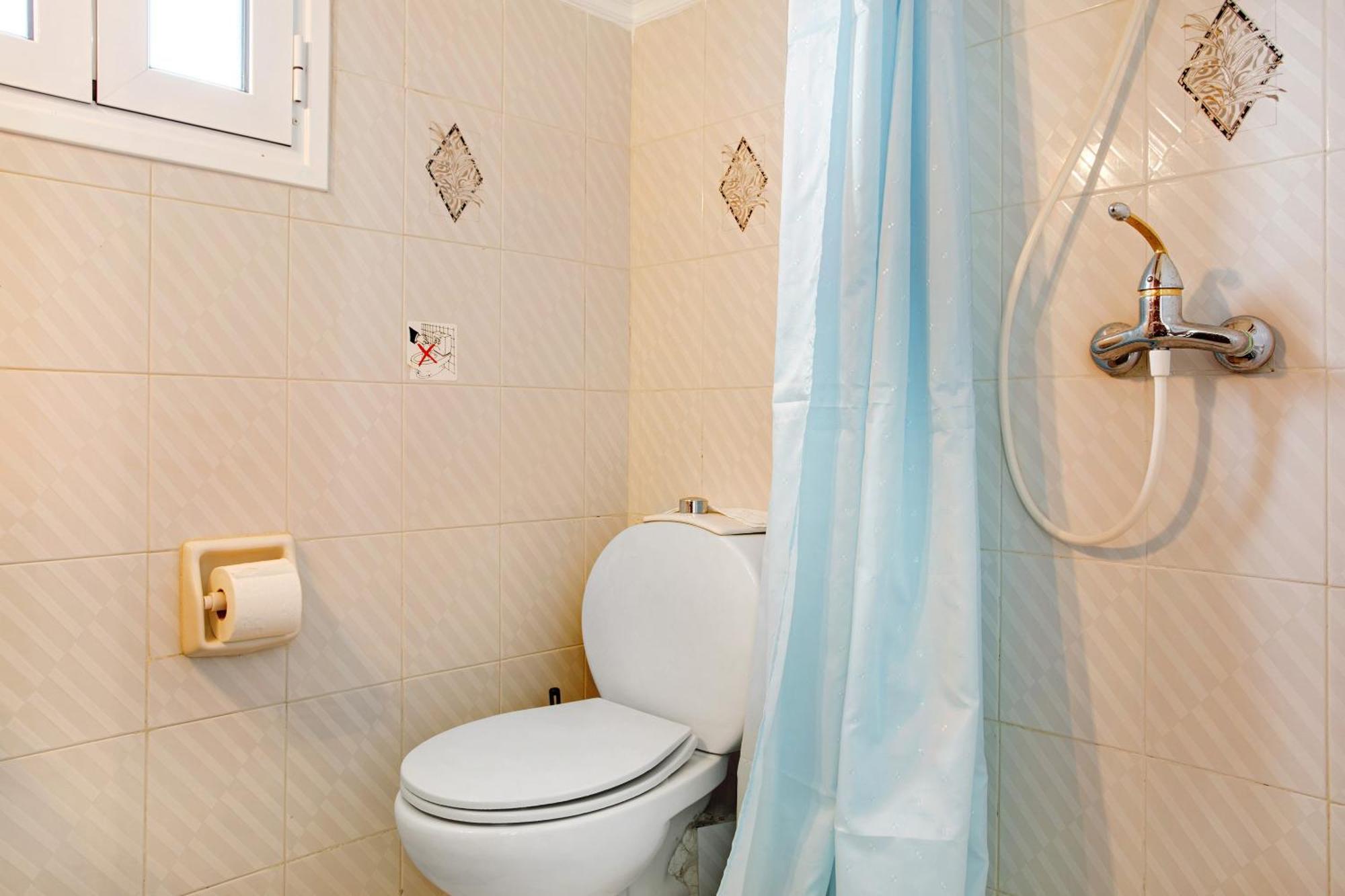 Areti Orfeas Budget Apartment